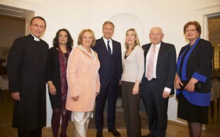 Akademiedirektor Udo HAHN,   Laudatorin Hilal SEZGIN,   Laudatorin Bundesministerin a.D. Sabine LEUTHEUSSER-SCHNARRENBERGER,   Bundespraesident a.D. Christian WULFF,   Preistraegerin Constanze KURZ, Guenther (Guenther) BECKSTEIN und Sabine RUEDIGER-HAHN (RÜDIGER-HAHN).
Evangelische Akademie Tutzing, Festakt zur Toleranzpreisverleihung 2014 / am 30.10.2014 in TUTZING / Evangelische Akademie Tutzing / DEUTSCHLAND.
[ F o t  o / C r e d i t :  O r y k  H A I S T , Tel: 0172-8913335, www.fotohaist.de,
O r i g i n a l d a t e i n a m e:  _5D30030], [D]