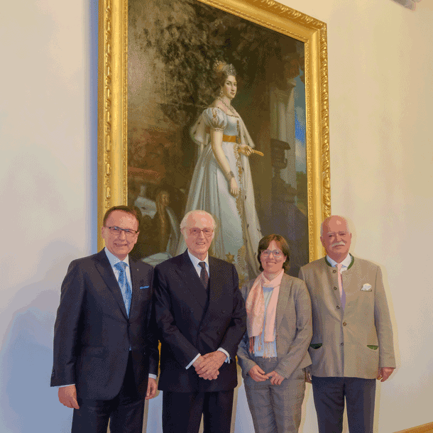 Evangelische Akademie TutzingHerzog Franz von Bayern enthüllt Porträt