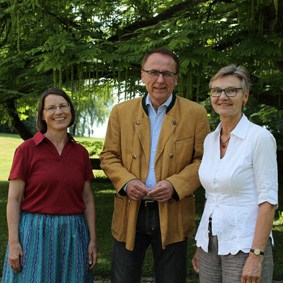 Zwischen Sommernachtstraum und Zukunftsprozess: Jubiläumstagung zum 70-jährigen Bestehen der Pfarrfrauenarbeit in Bayern