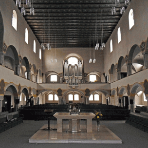 Innenraum der Erlöserkirche an der Münchner Freiheit. (Foto: Haist/eat archiv)