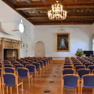 Musiksaal der Evangelischen Akademie Tutzing (Foto: ma/eat archiv)