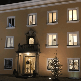 Schloss Weihnachtsbaum Abendstimmung (eat/archiv)