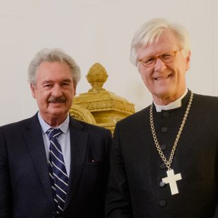 Gruppenbild mit Florian HERRMANN, MdL, Staatsminister für Bundes- und. Europaangelegenheiten und Medien, Udo HAHN, Akademiedirektor, Jean ASSELBORN, Aussenminister und Minister für Immigration und Asyl des Großherzogtums Luxemburg und Heinrich BEDFORD-STROHM, Landesbischof und EKD-Vorsitzender (von links).
Jahresempfang 2019 der Evangelischen Akademie Tutzing am 17.01.2019 in Tutzing / E V A N G E L I S C H E  A K A D E M I E  T U T Z I N G / Deutschland.
[ F o t o / C r e d i t / © :  O r y k  H A I S T , Tel: 0 1 7 2 - 8 9 1 3 3 3 5, w w w . f o t o h a i s t . d e ]