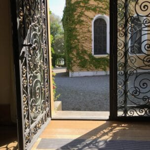 Schloss Tutzing, Blick auf die Kapelle, Evangelische Akademie Tutzing