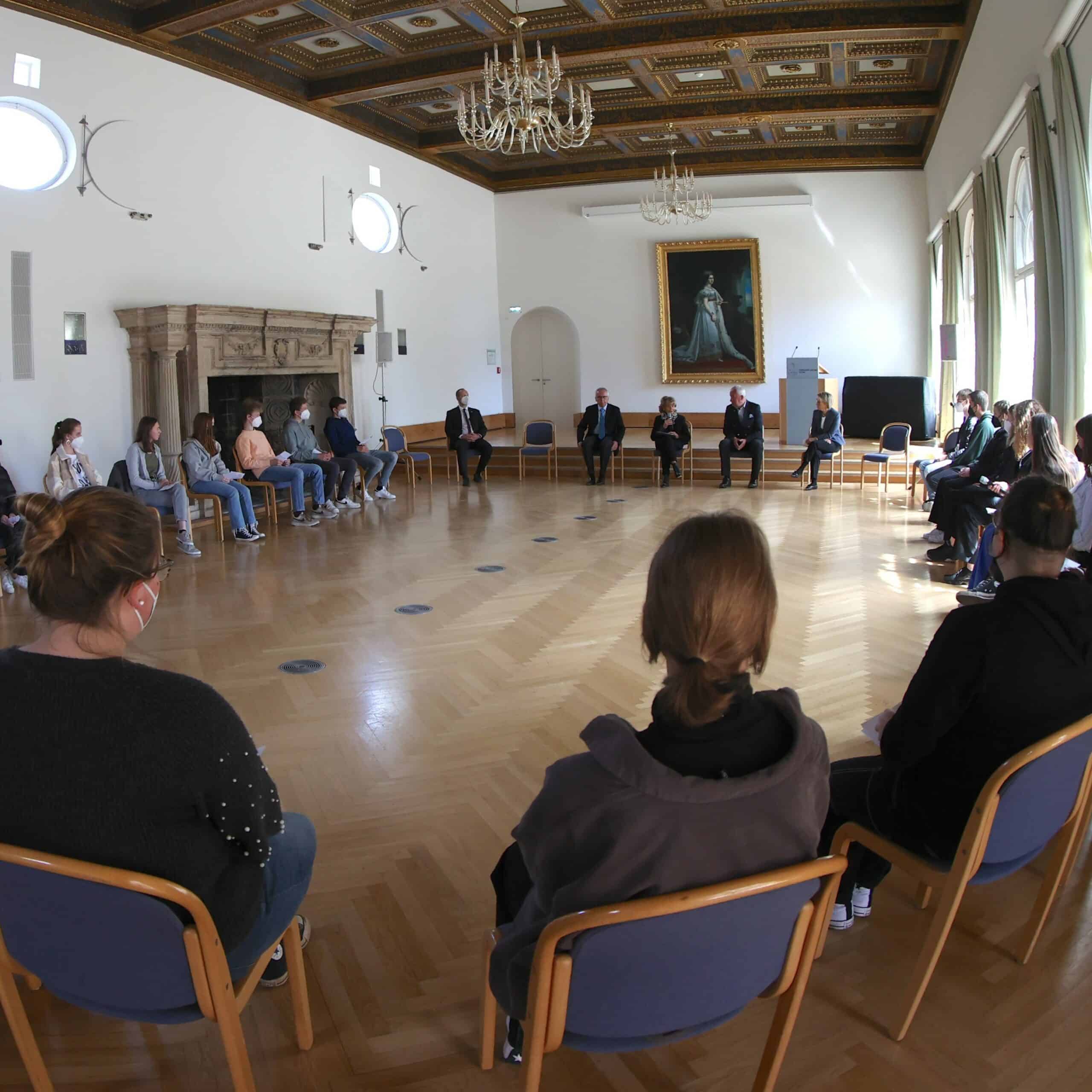 Musiksaal, Diskussion mit Schuelerinnen und SChuelern, Realschule Tutzing