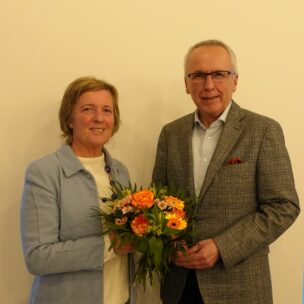 Christine Scheel und Udo Hahn, Wiederwahl der Kuratoriumsvorsitzenden am 28.11.2022 (Foto: Holzmann /eat archiv)