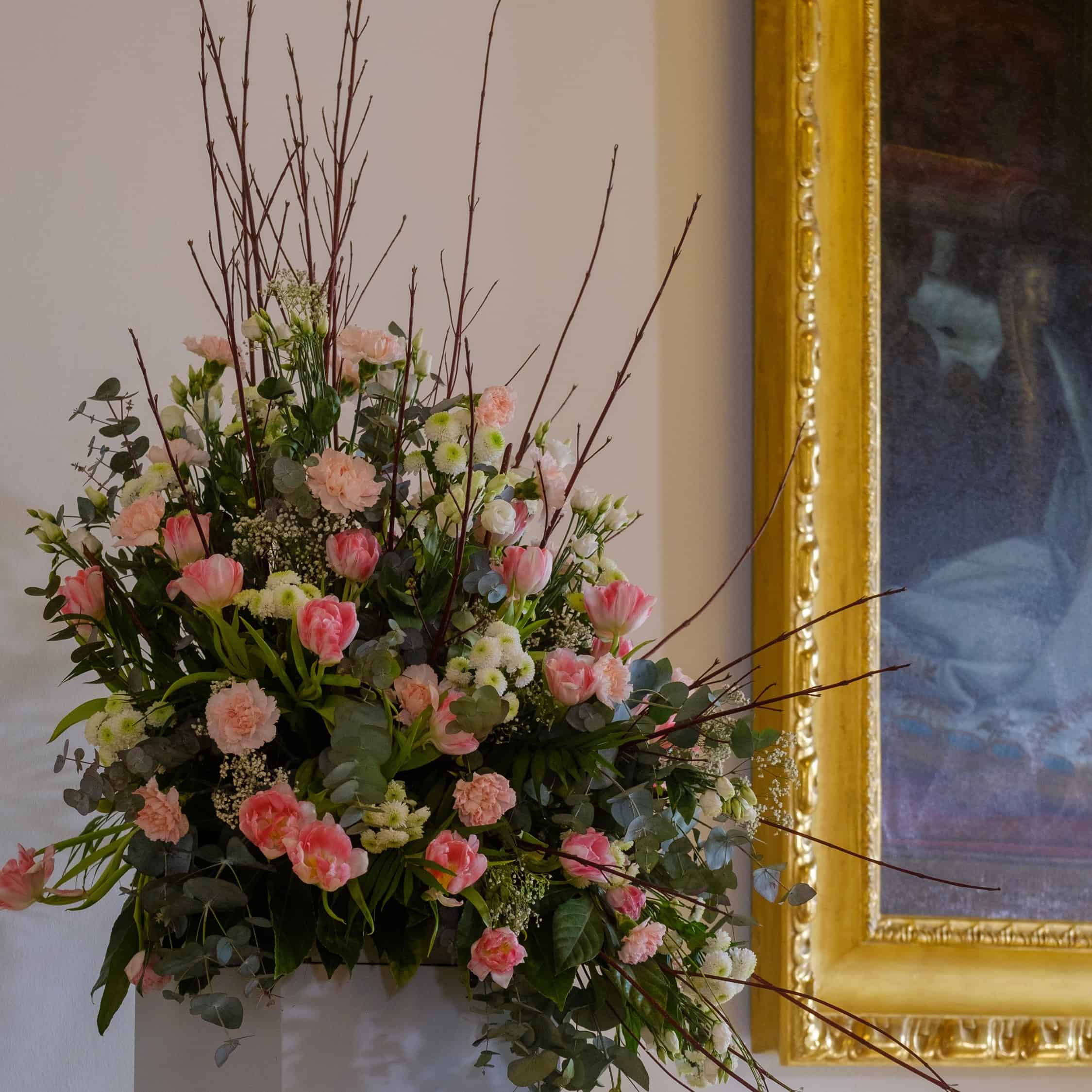 Blumenschmuck im Musiksaal von Schloss Tutzing