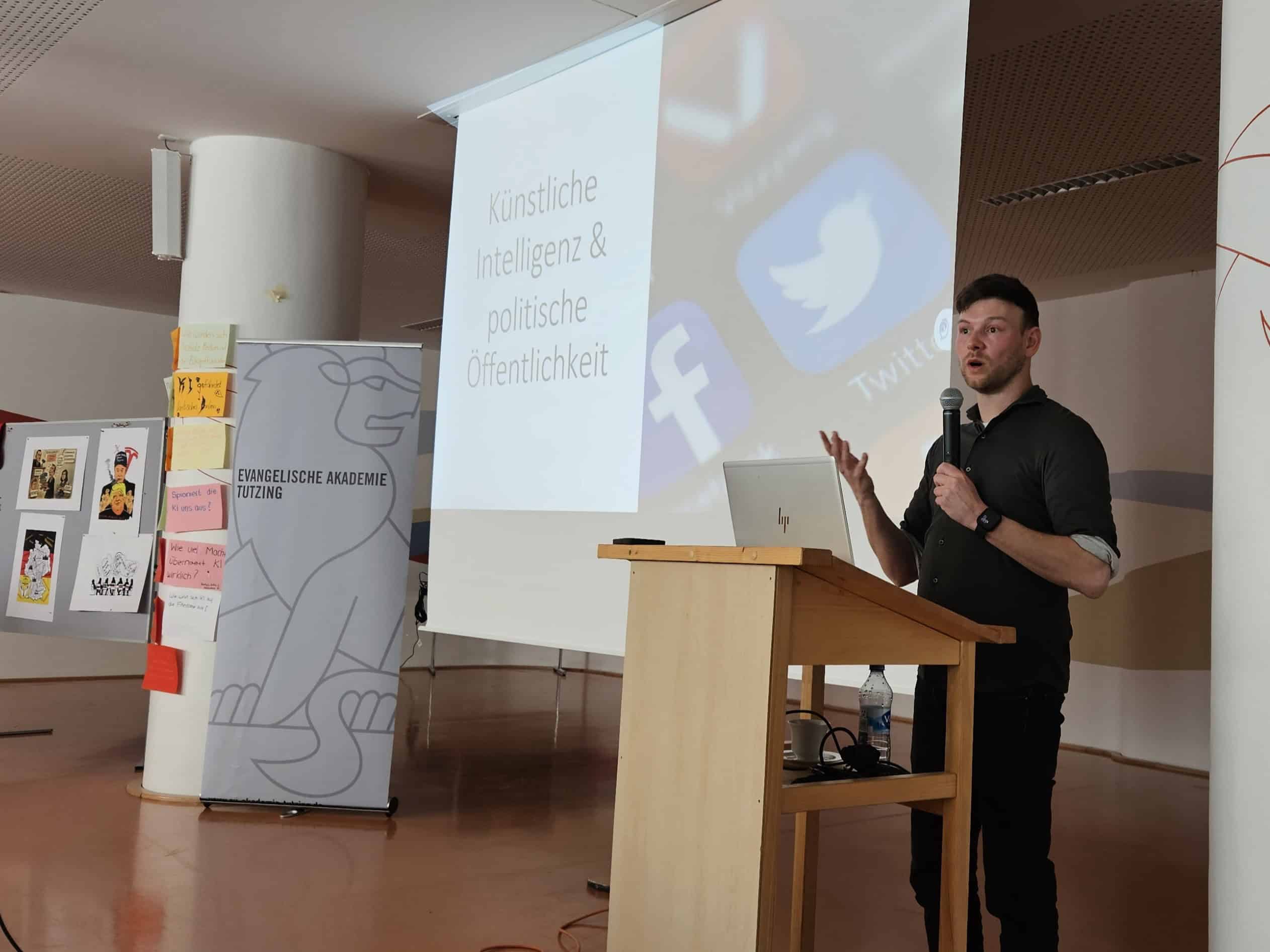 Maximilian Nominacher beim Studientag der EAT in Straubing