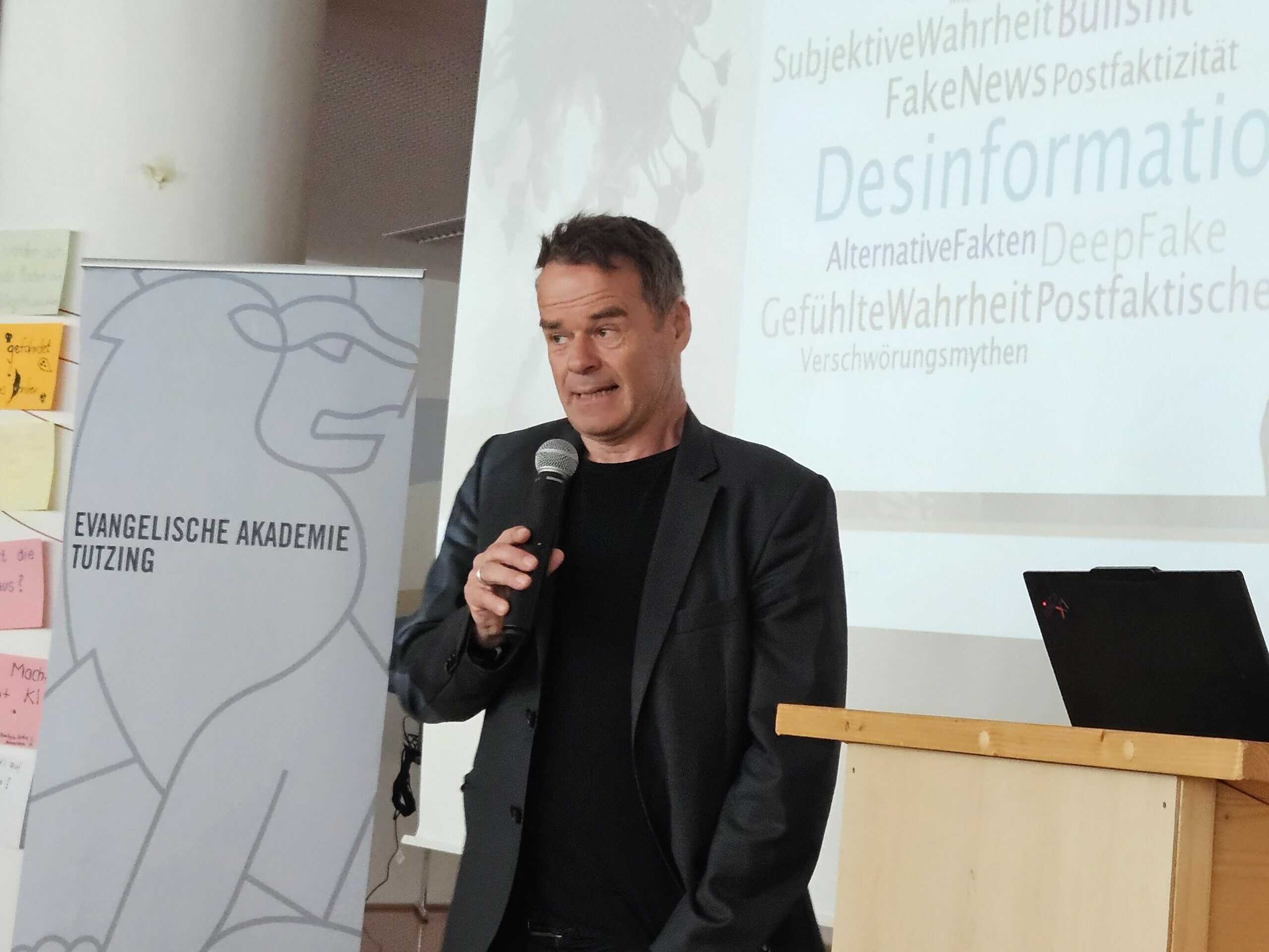 Ralf Hohlfeld beim Studientag in Straubing